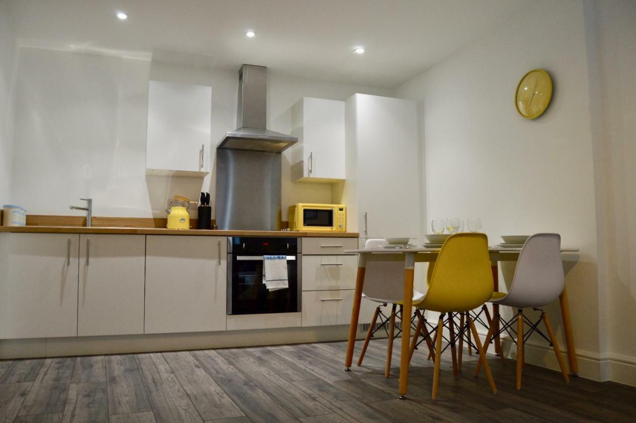 Qh31 - City Centre Location With 2 Double Bedrooms Sleeping Up To 4 People - Spacious Work Or Leisure Apartment Sheffield Dış mekan fotoğraf