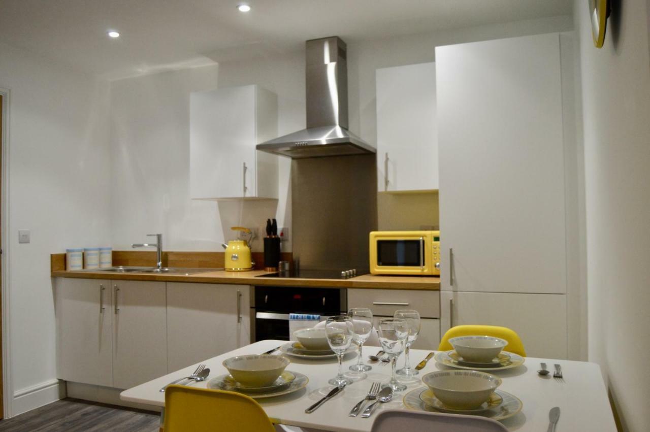 Qh31 - City Centre Location With 2 Double Bedrooms Sleeping Up To 4 People - Spacious Work Or Leisure Apartment Sheffield Dış mekan fotoğraf