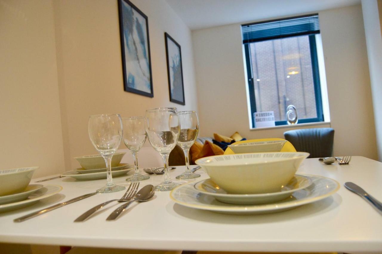 Qh31 - City Centre Location With 2 Double Bedrooms Sleeping Up To 4 People - Spacious Work Or Leisure Apartment Sheffield Dış mekan fotoğraf