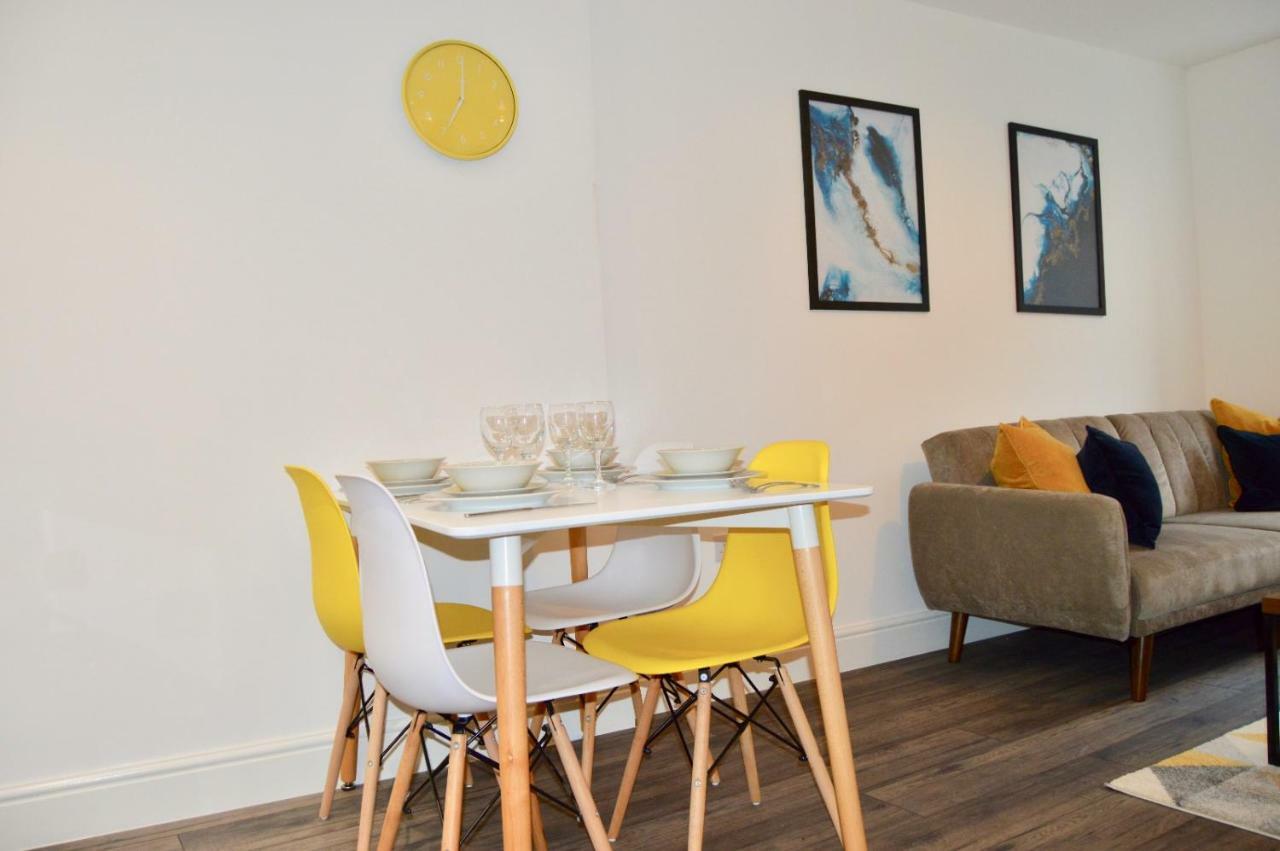 Qh31 - City Centre Location With 2 Double Bedrooms Sleeping Up To 4 People - Spacious Work Or Leisure Apartment Sheffield Dış mekan fotoğraf